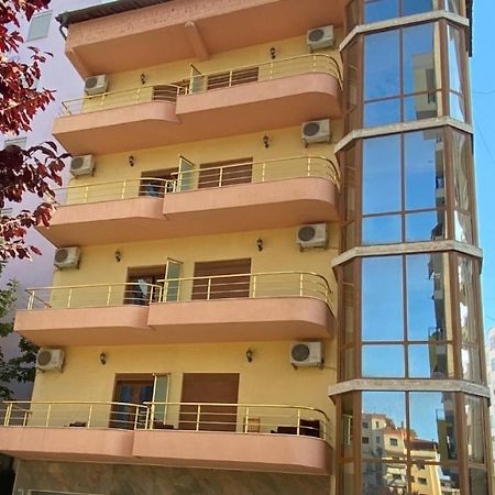Hotel Edland Vlorë Buitenkant foto