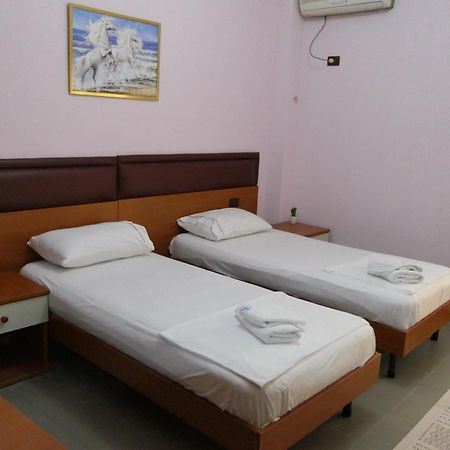 Hotel Edland Vlorë Buitenkant foto