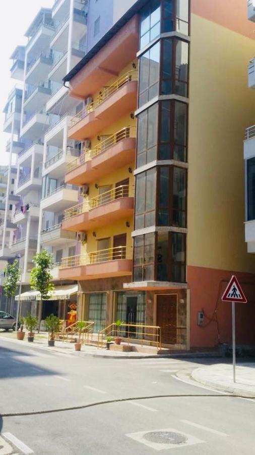 Hotel Edland Vlorë Buitenkant foto
