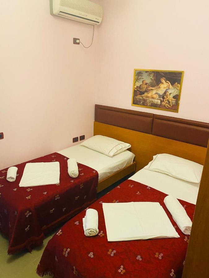 Hotel Edland Vlorë Buitenkant foto