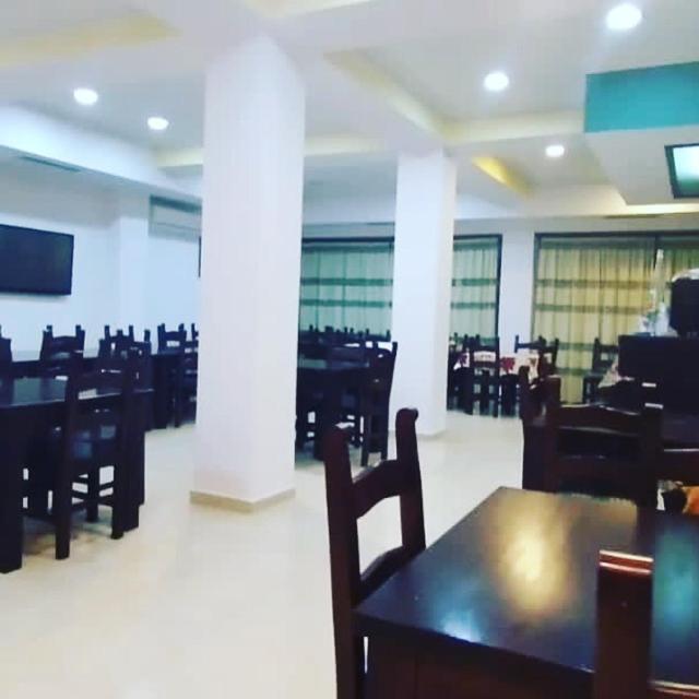 Hotel Edland Vlorë Buitenkant foto