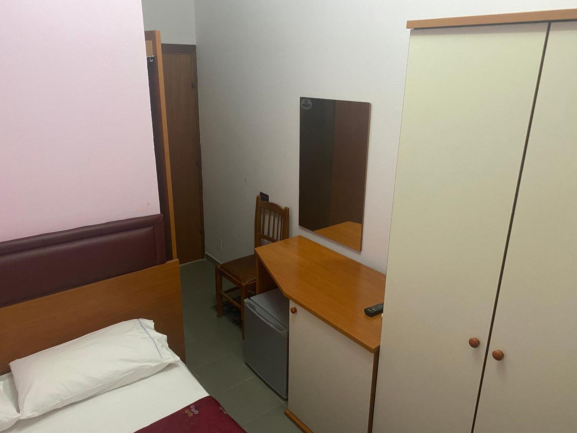 Hotel Edland Vlorë Buitenkant foto