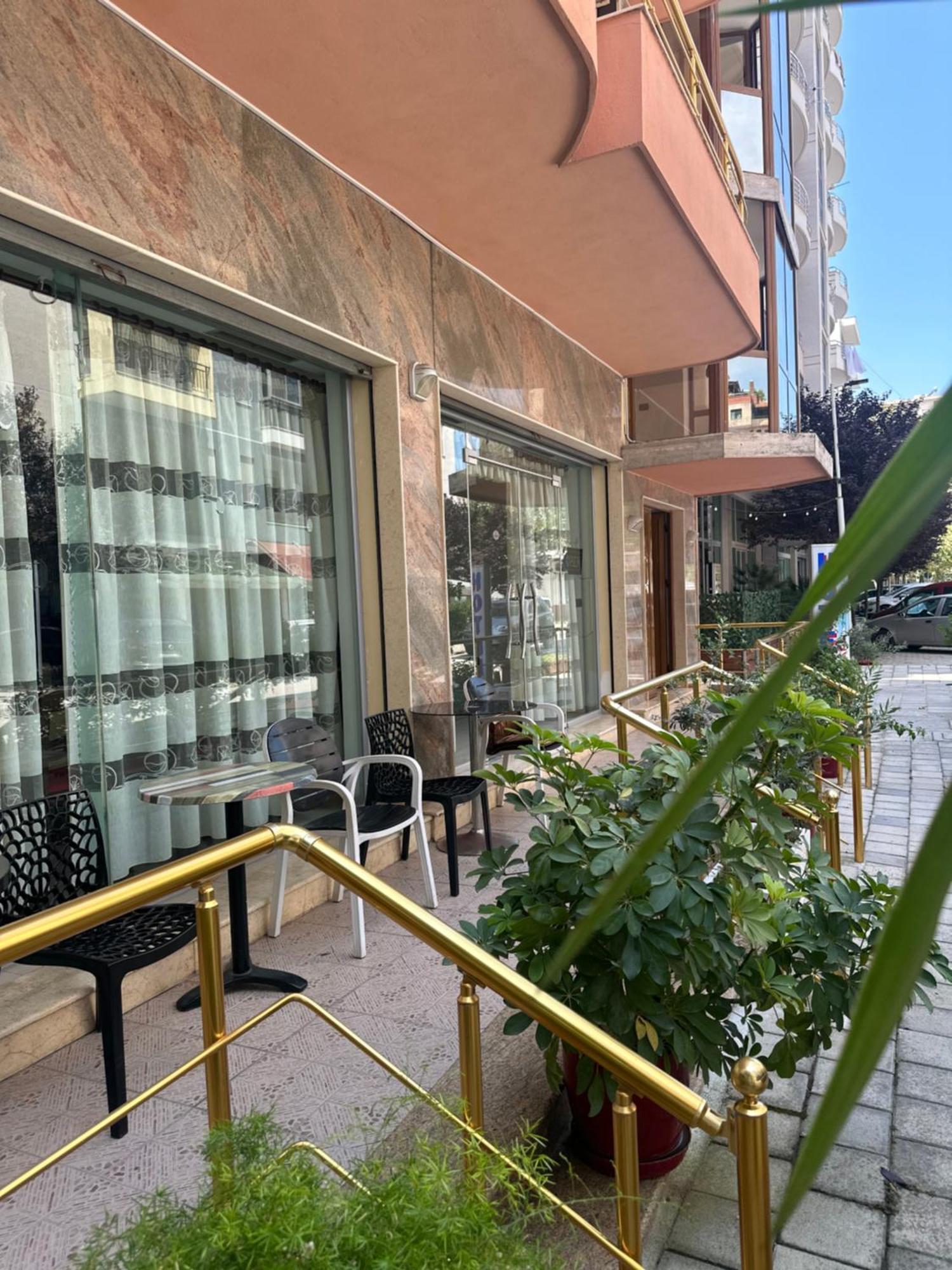 Hotel Edland Vlorë Buitenkant foto