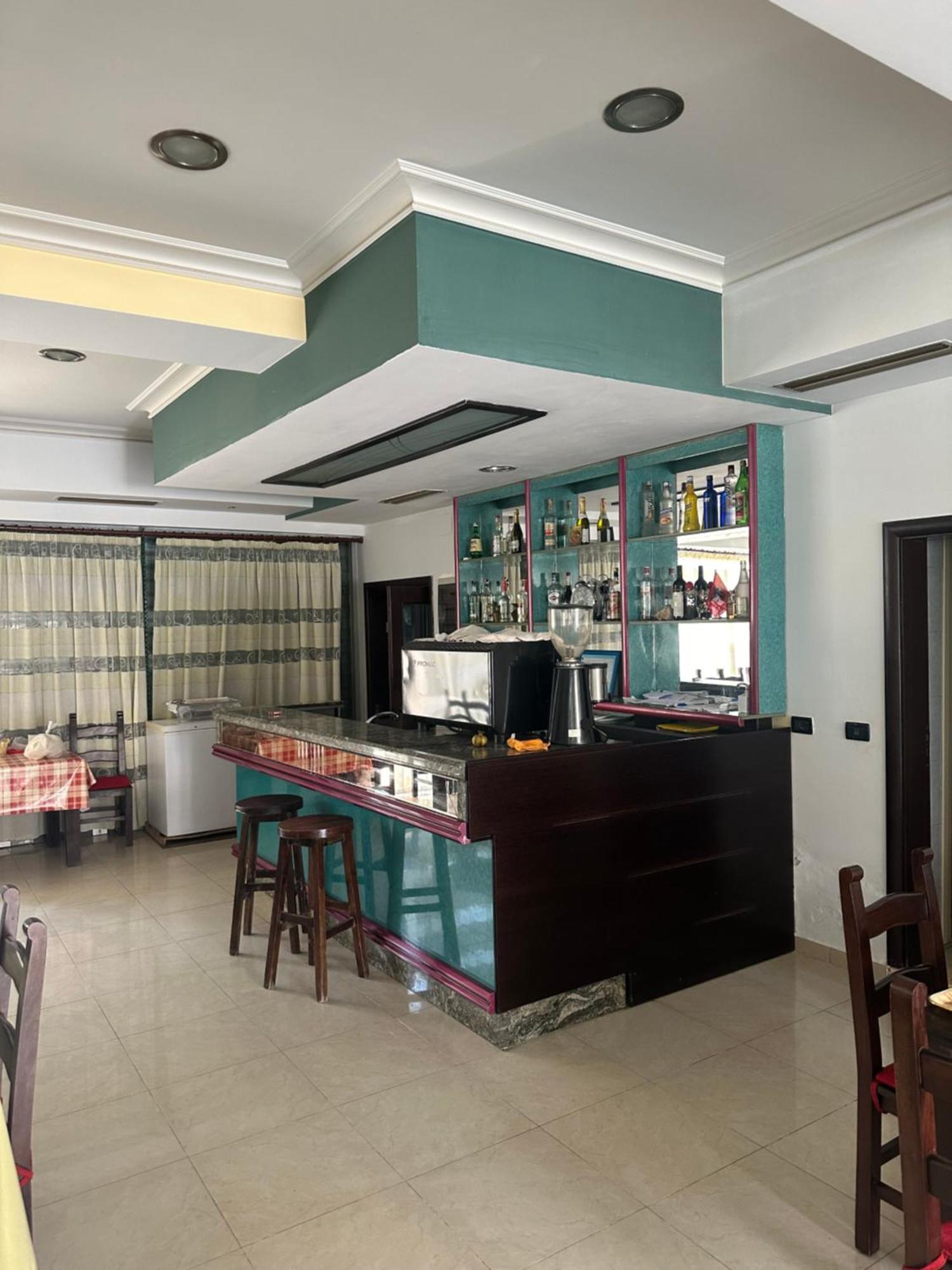 Hotel Edland Vlorë Buitenkant foto